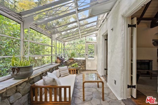 20 Latimer Road, Santa Monica, CA 90402