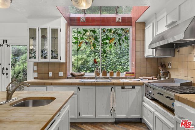 20 Latimer Road, Santa Monica, CA 90402