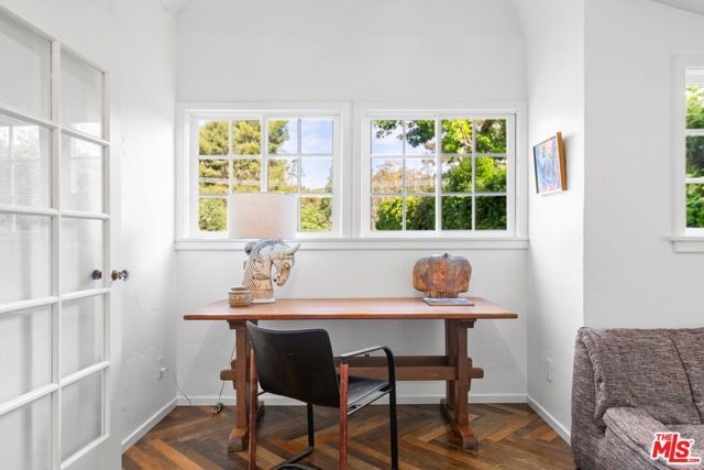 20 Latimer Road, Santa Monica, CA 90402