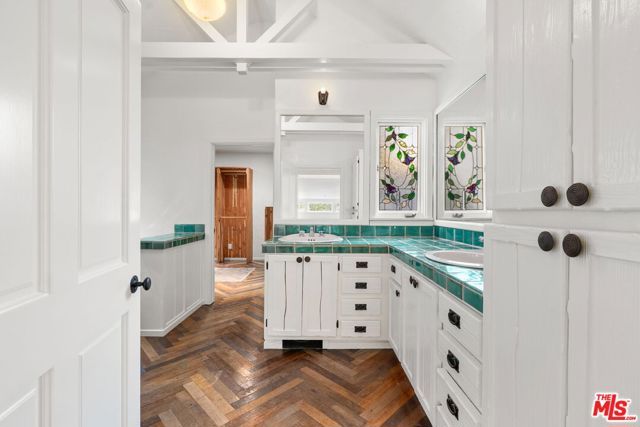 20 Latimer Road, Santa Monica, CA 90402