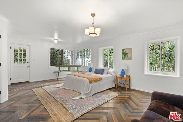 20 Latimer Road, Santa Monica, CA 90402