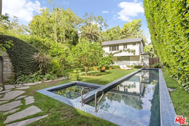 20 Latimer Road, Santa Monica, CA 90402