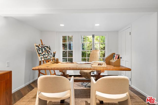 20 Latimer Road, Santa Monica, CA 90402