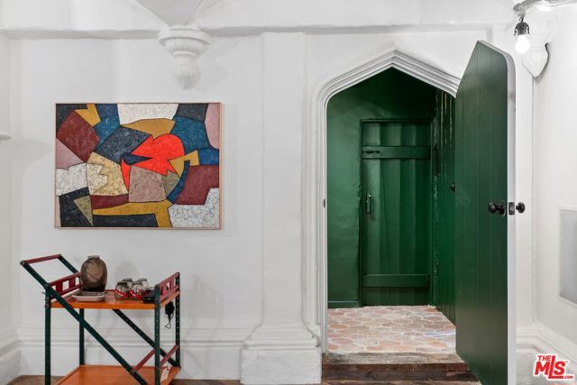 20 Latimer Road, Santa Monica, CA 90402