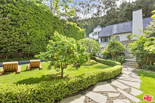 20 Latimer Road, Santa Monica, CA 90402