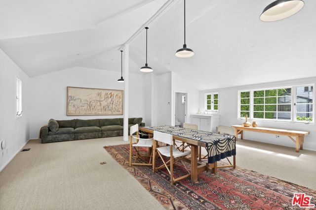 20 Latimer Road, Santa Monica, CA 90402