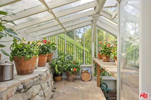 20 Latimer Road, Santa Monica, CA 90402