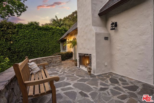 20 Latimer Road, Santa Monica, CA 90402