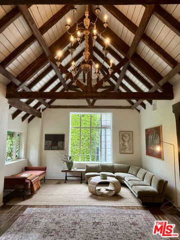 20 Latimer Road, Santa Monica, CA 90402