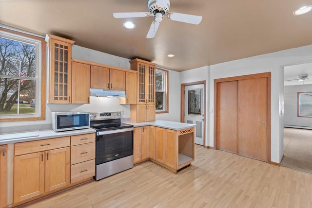 815 Fredonia AVENUE, Fredonia, WI 53021