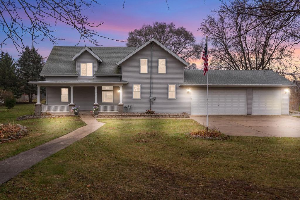 815 Fredonia AVENUE, Fredonia, WI 53021