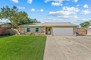 7417 Meadowdale Drive, Watauga, TX 76148