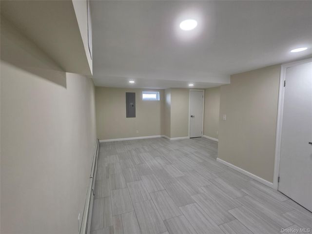 7 Roosevelt Avenue, Greenlawn, NY 11740