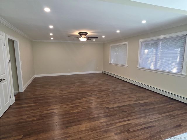 7 Roosevelt Avenue, Greenlawn, NY 11740