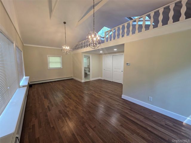 7 Roosevelt Avenue, Greenlawn, NY 11740