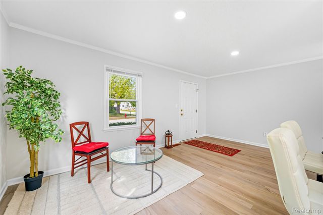 1986 Leitch Road, Ferndale, MI 48220