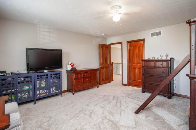 6867 Golden Way, Powell, OH 43065