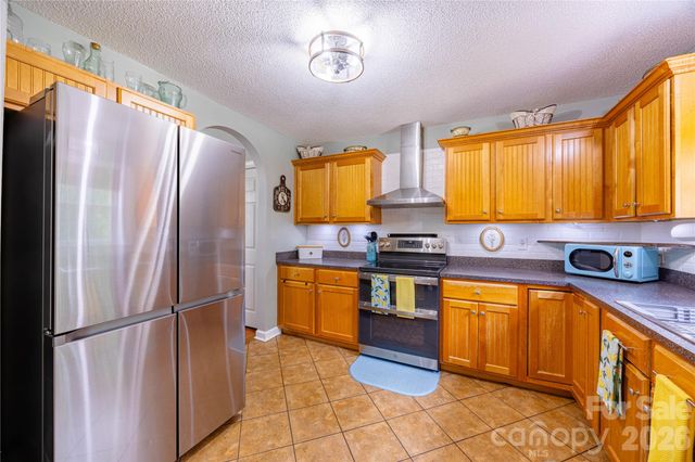 173 Ruthaven Drive, Bessemer City, NC 28016