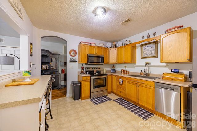 173 Ruthaven Drive, Bessemer City, NC 28016