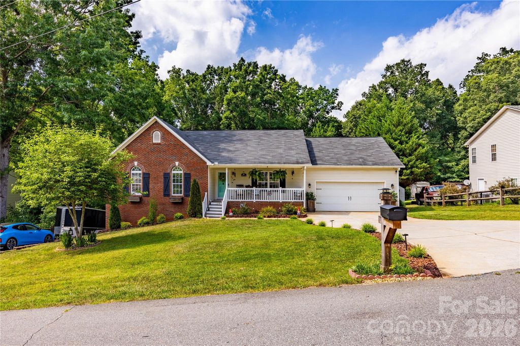 173 Ruthaven Drive, Bessemer City, NC 28016