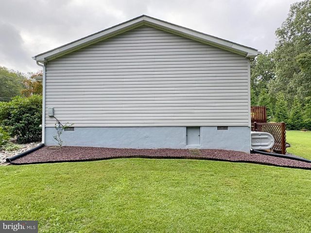 6135 BUMPY OAK RD, La Plata, MD 20646