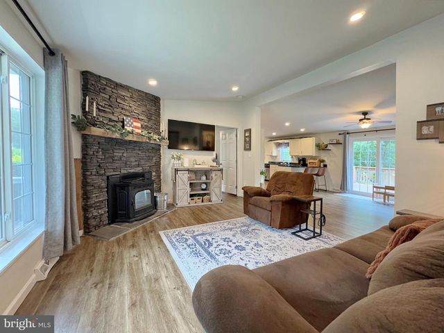 6135 BUMPY OAK RD, La Plata, MD 20646