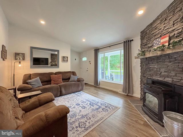 6135 BUMPY OAK RD, La Plata, MD 20646