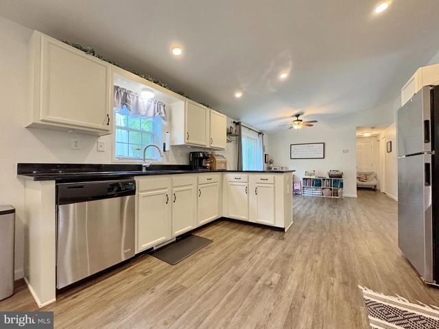 6135 BUMPY OAK RD, La Plata, MD 20646