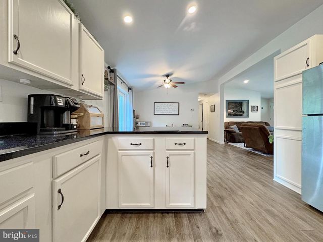6135 BUMPY OAK RD, La Plata, MD 20646