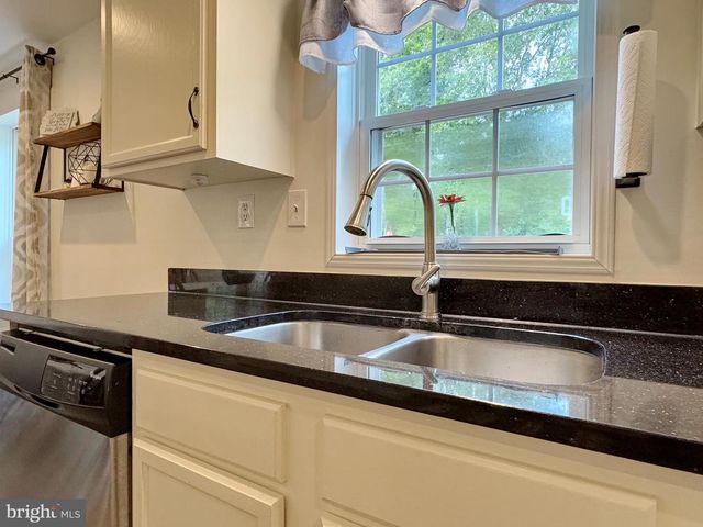 6135 BUMPY OAK RD, La Plata, MD 20646