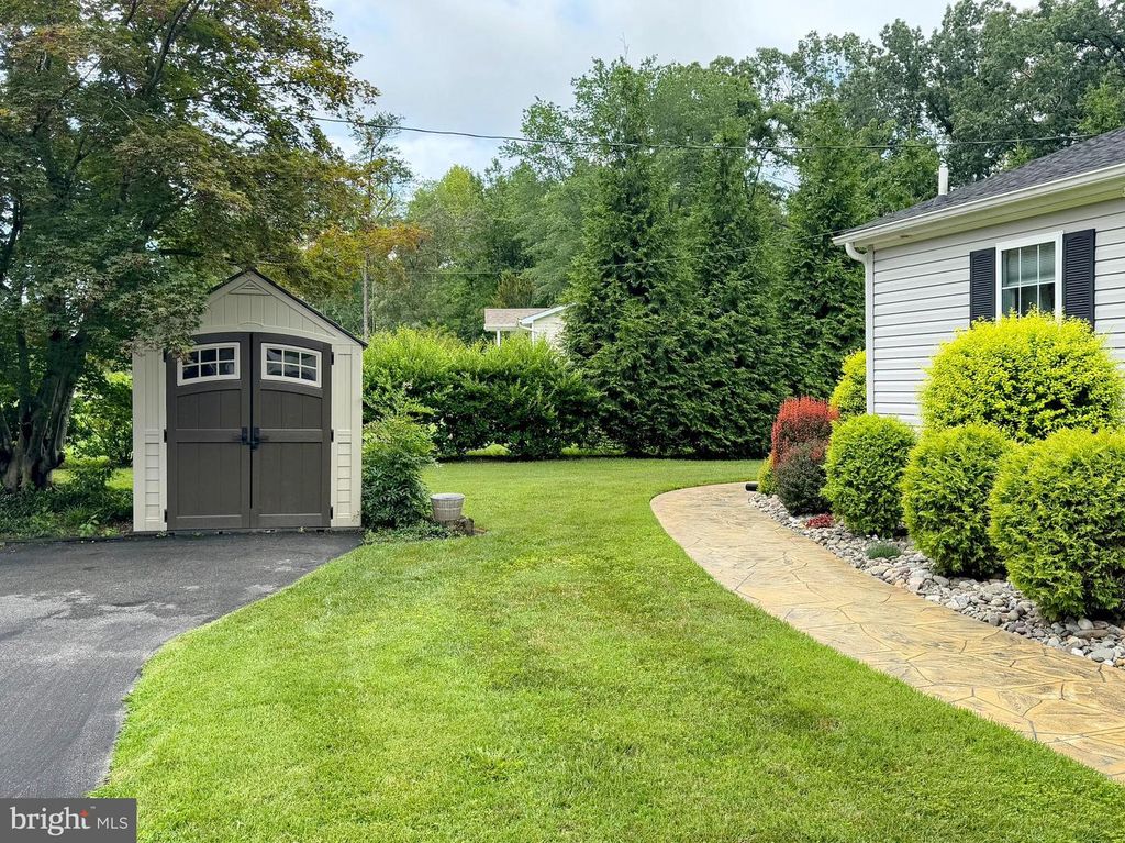 6135 BUMPY OAK RD, La Plata, MD 20646
