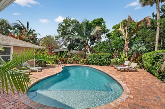 3920 1st Lane, Vero Beach, FL 32968