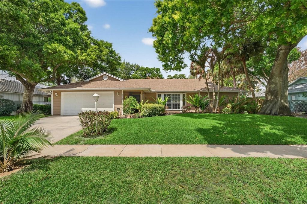 3920 1st Lane, Vero Beach, FL 32968