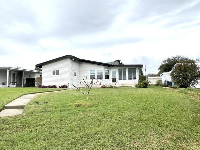 1560 SKYLINE DRIVE, Tavares, FL 32778