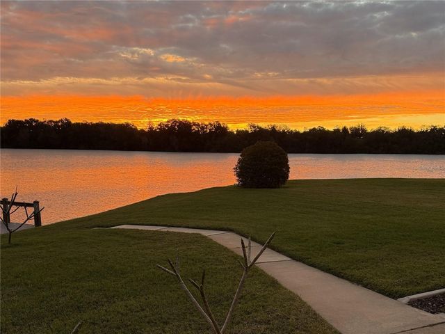 1560 SKYLINE DRIVE, Tavares, FL 32778