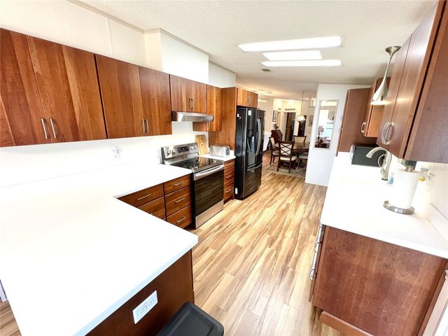 1560 SKYLINE DRIVE, Tavares, FL 32778