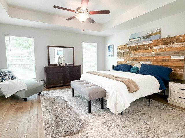 5527 Dunridge Dr, Pace, FL 32571