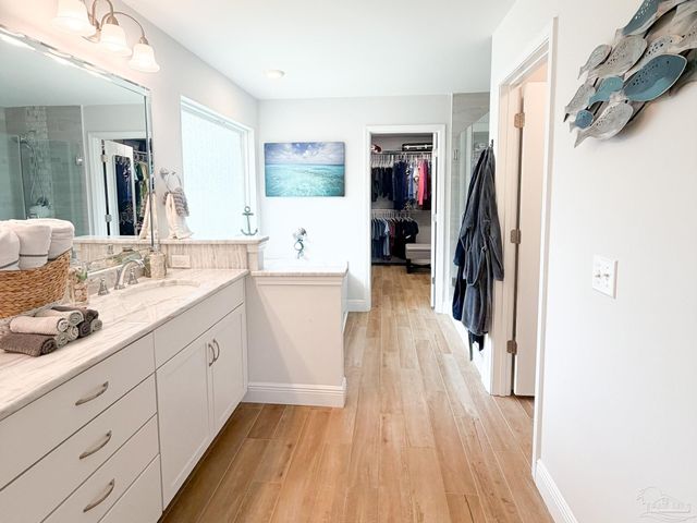 5527 Dunridge Dr, Pace, FL 32571