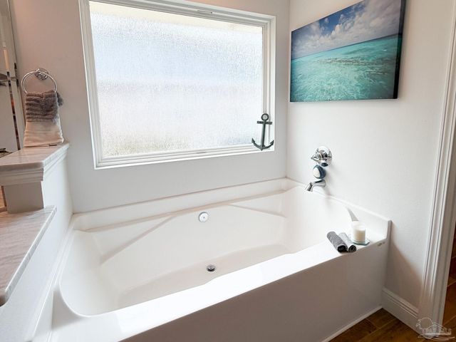 5527 Dunridge Dr, Pace, FL 32571