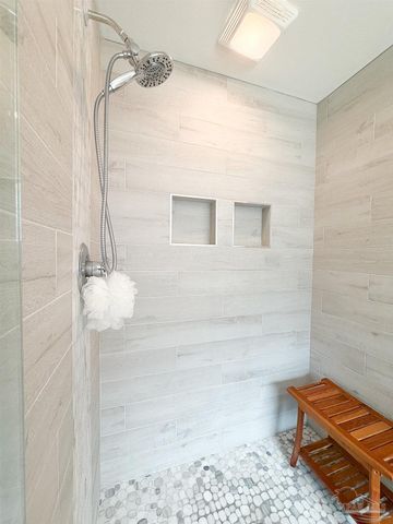 5527 Dunridge Dr, Pace, FL 32571