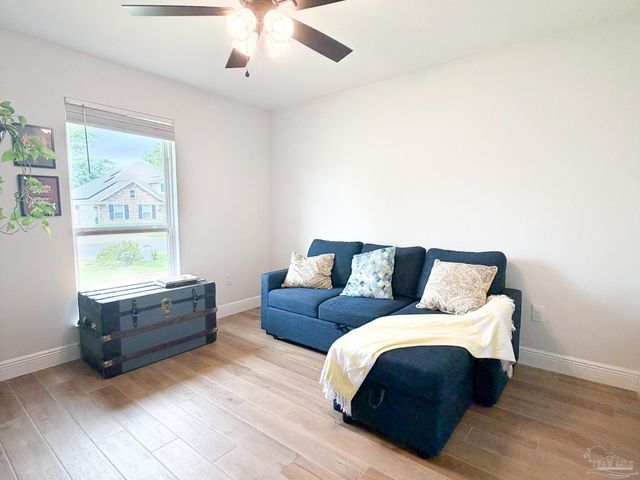 5527 Dunridge Dr, Pace, FL 32571