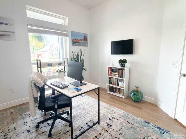 5527 Dunridge Dr, Pace, FL 32571