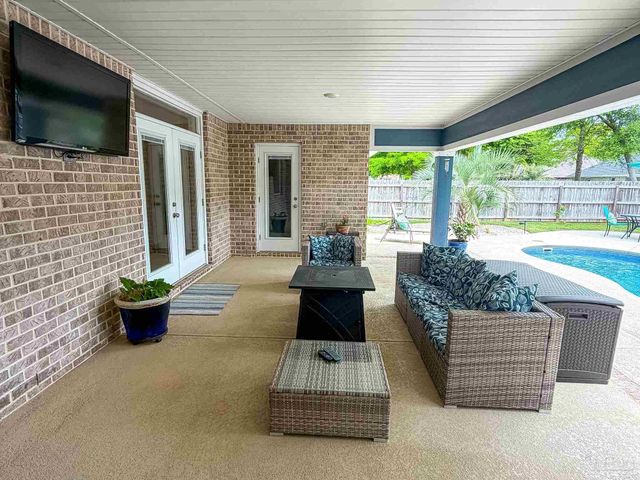 5527 Dunridge Dr, Pace, FL 32571