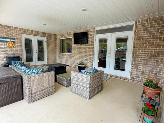 5527 Dunridge Dr, Pace, FL 32571