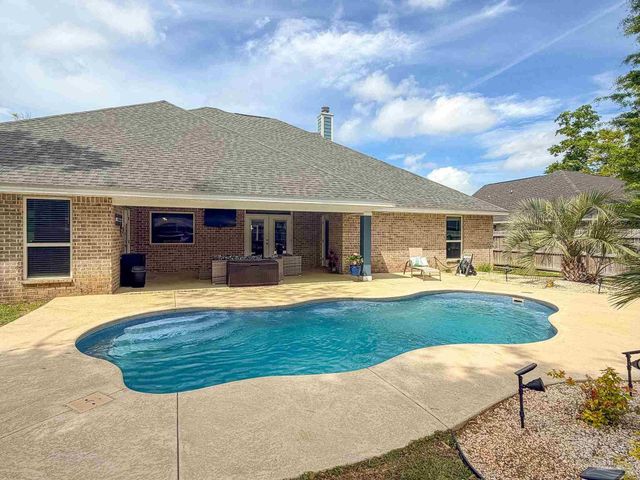 5527 Dunridge Dr, Pace, FL 32571