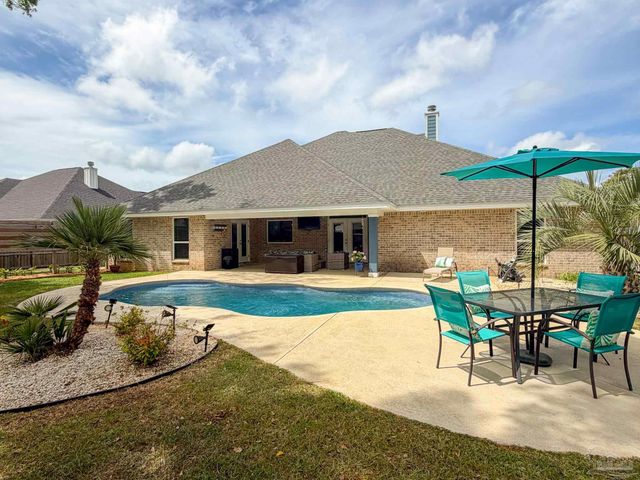 5527 Dunridge Dr, Pace, FL 32571