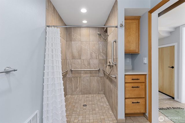 18012 1st Avenue NW, Shoreline, WA 98177