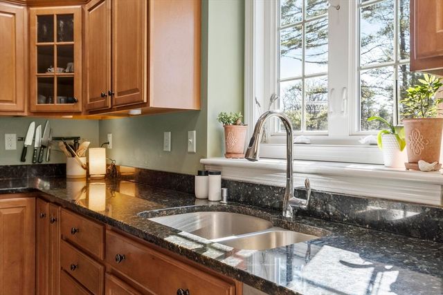 60 Redstone Hill Rd, Sterling, MA 01564