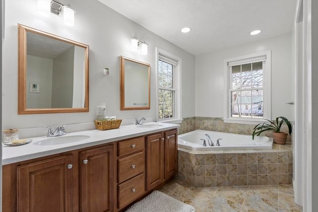 60 Redstone Hill Rd, Sterling, MA 01564