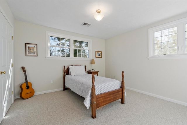 60 Redstone Hill Rd, Sterling, MA 01564